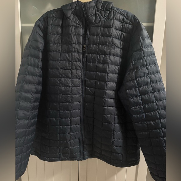 The North Face Men’s Thermoball Hoodie - Naxy XL - Picture 4 of 7